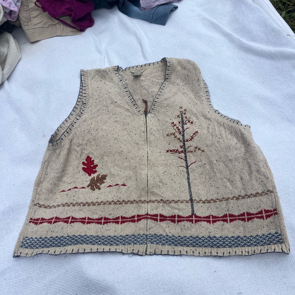 Teddi Beige Embroidered V-Neck Sweater Vest